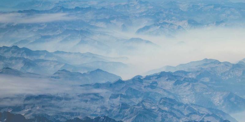从《曼达洛人》到《沙丘》：虚拟制作技术如何重塑电影视觉与影评视角