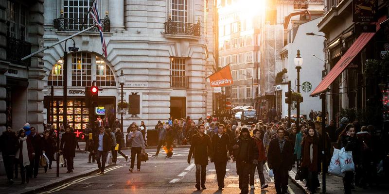 影院纯情与智能推荐：电影资讯应用如何重塑你的观影生活